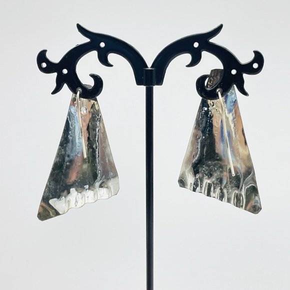 Crimped Triangle Embossed Earrings Pierced Silver Tone Stylized Feet Toes - Picture 9 of 9